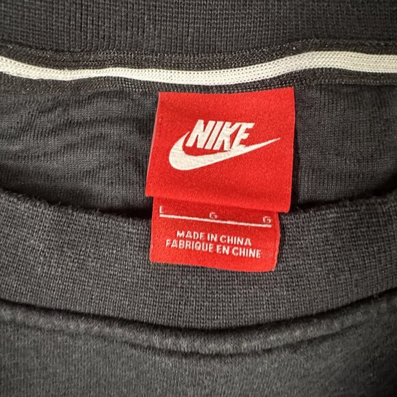 Nike Sweatshirt Womens Large Black Elephant Print Crewneck Pullover 841645-010 - Picture 9 of 14